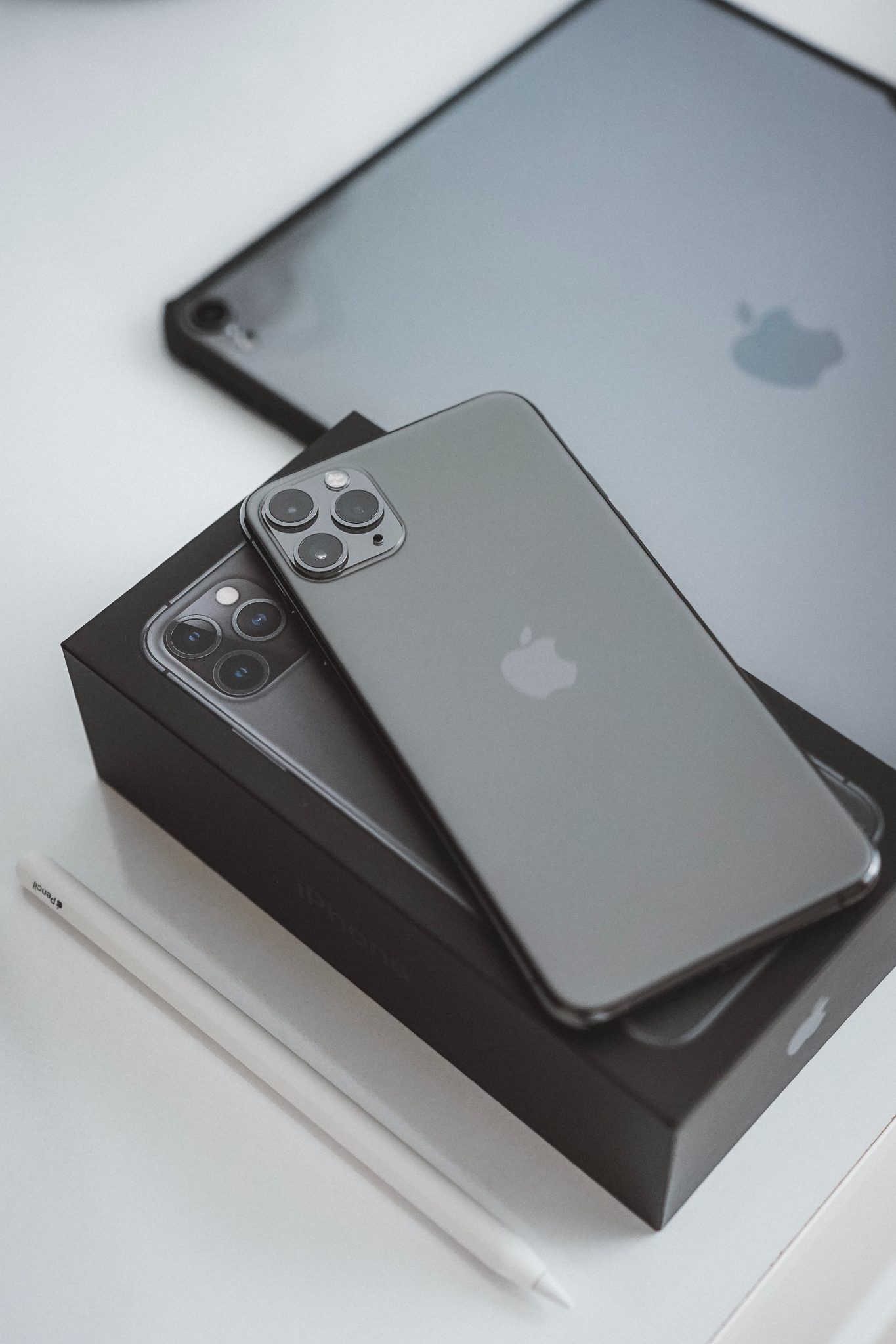 iPhone 11 Pro Max with original box and Apple Pencil