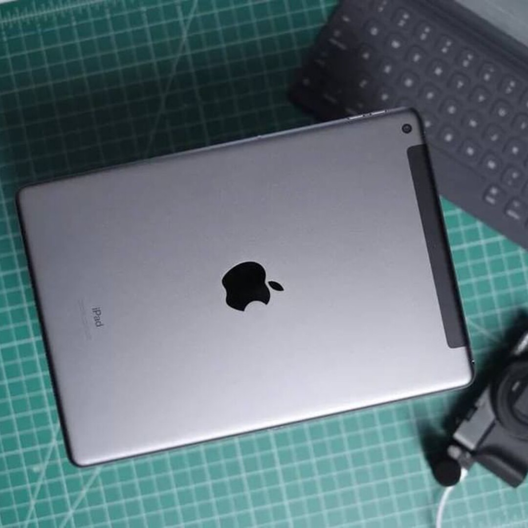 iPad 7 128GB Space Gray (MW702LL/A): Refurbished