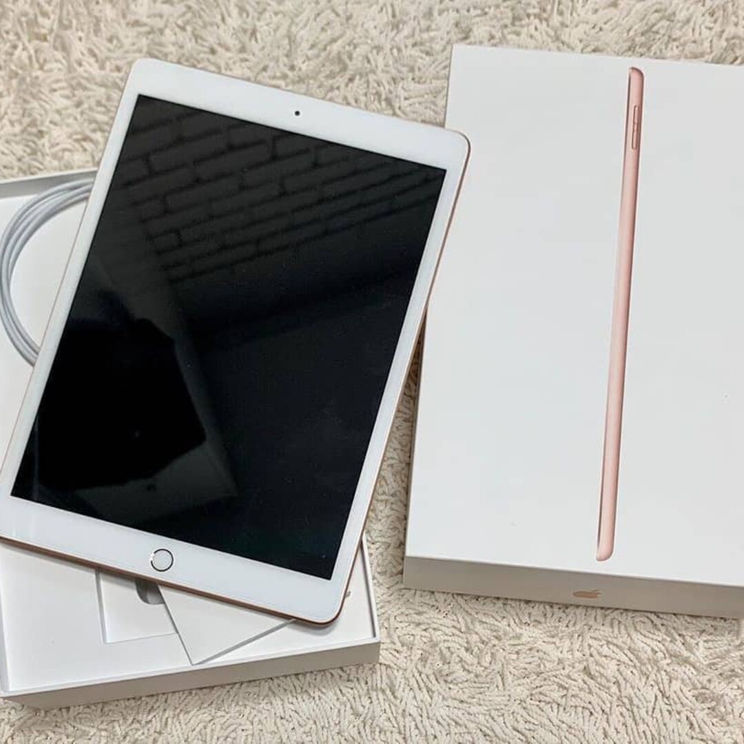 ipad-7-gold-a891621.jpg