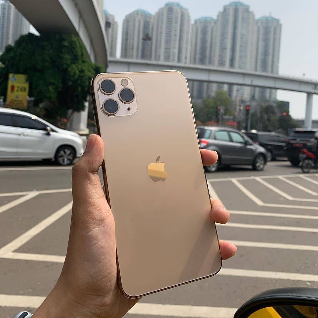 iPhone 11 Pro 64GB Gold (MWCK2LL/A): Refurbished