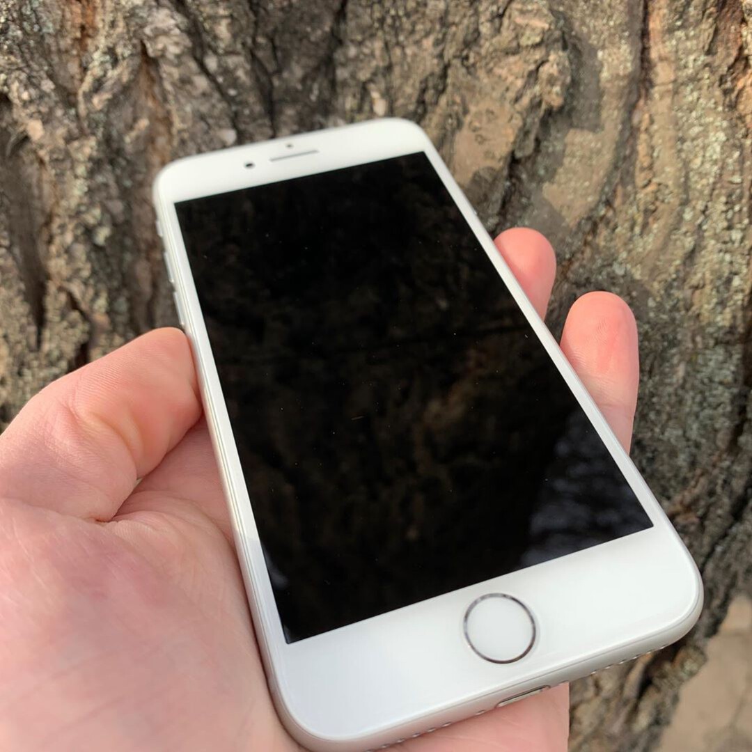 iPhone 8 Specs and Prices - MQ6L2