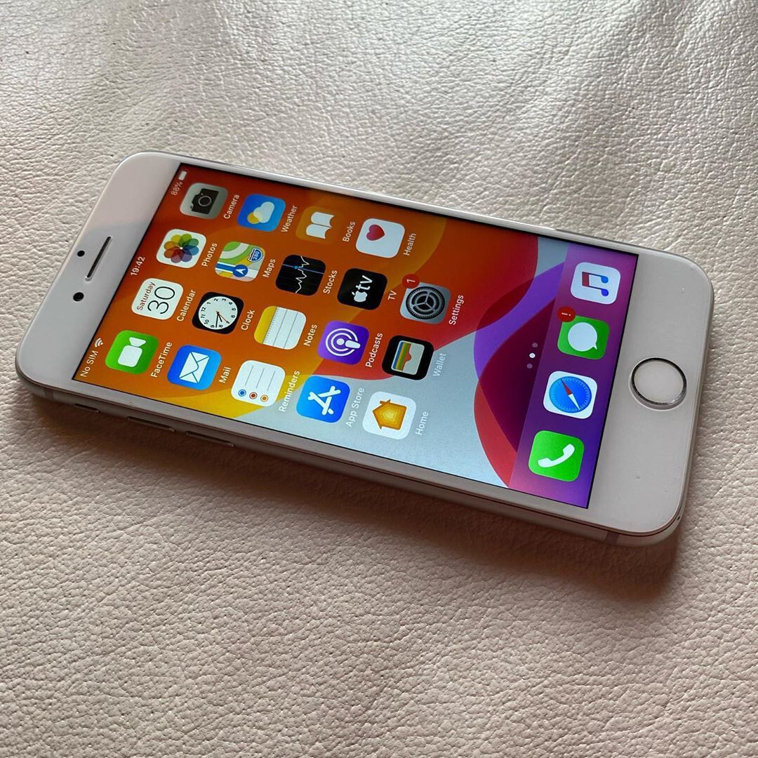 iPhone 8 Specs and Prices - MQ6L2