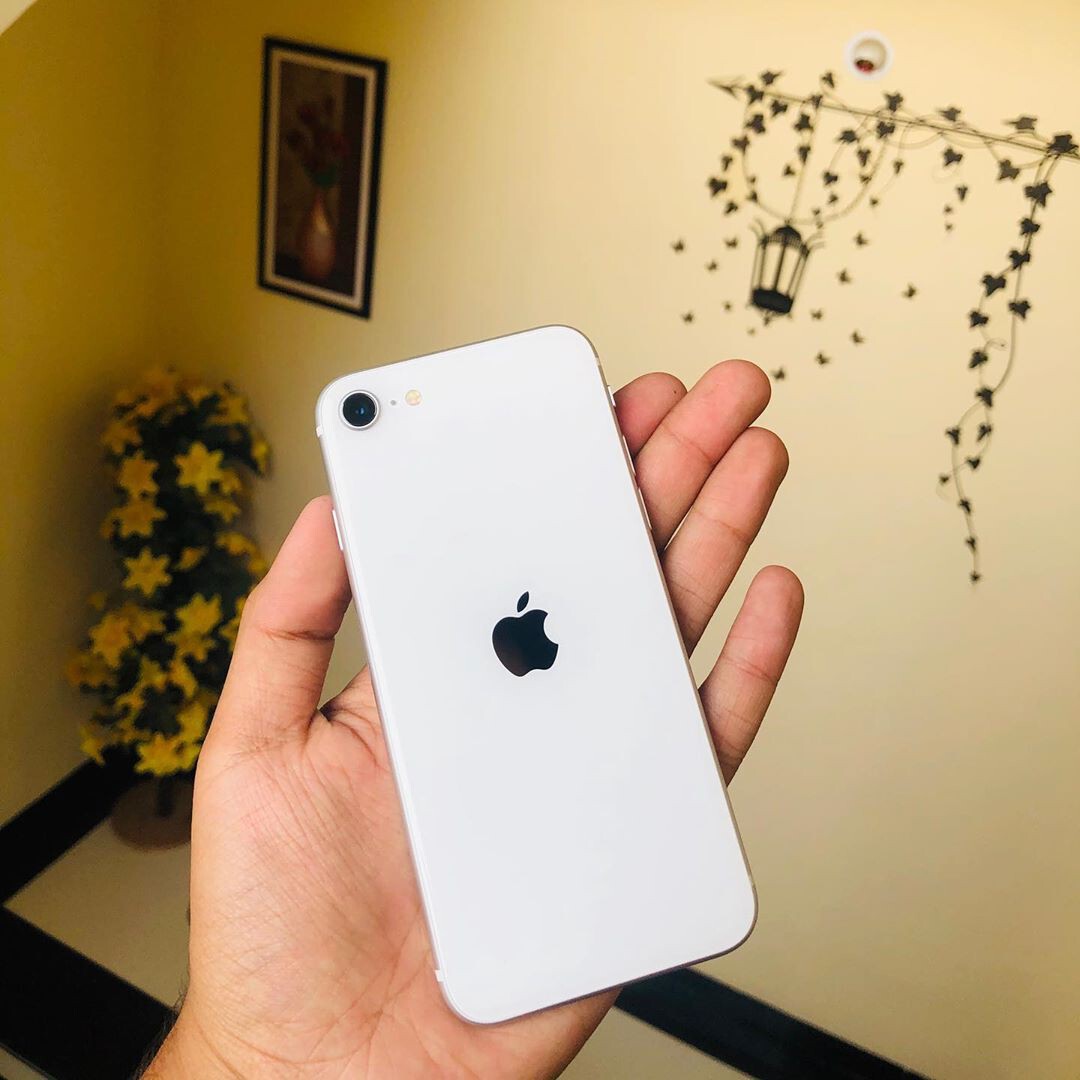 iPhone SE 2 128GB White (MHGJ3LL/A): Refurbished
