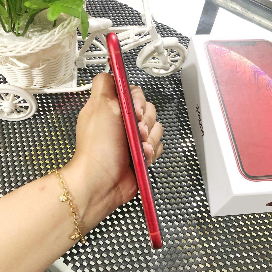 iPhone Xr Specs and Monitoring - MT0F2