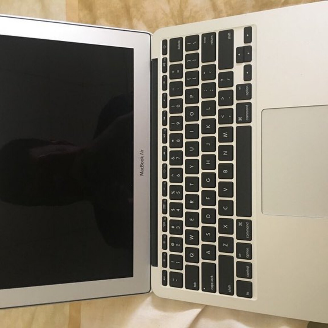 Apple MacBook Air 2015/ 11.6インチ シルバー 11.6