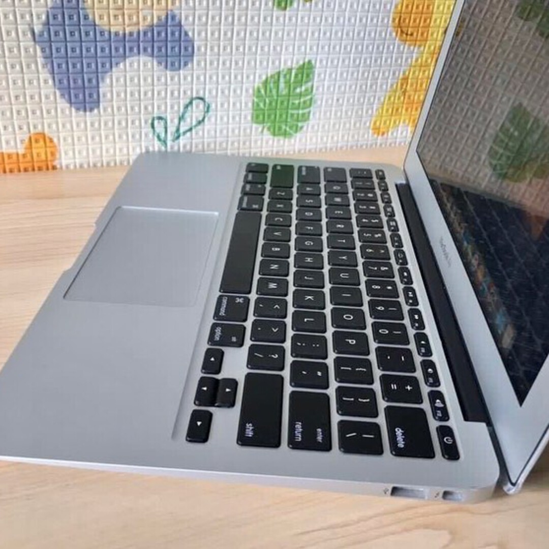 MacBook Air Early 2015 11.6インチ MJVM2/A MacBook Air (11-inch, Early 2015) - Technical Specifications