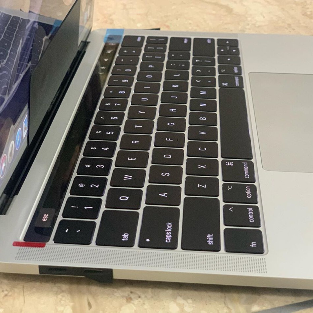 MacBook Pro 13.3