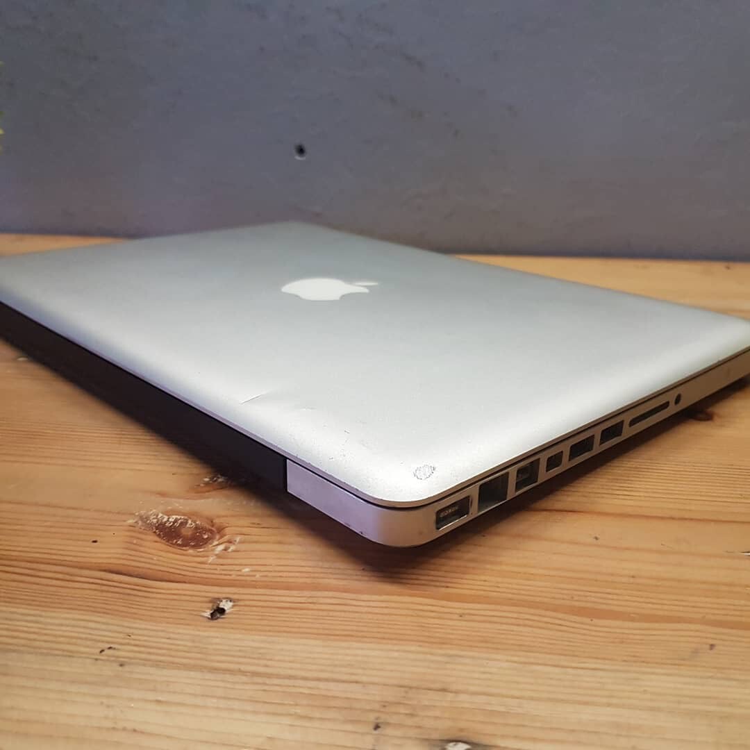 MacBook Pro 15.4