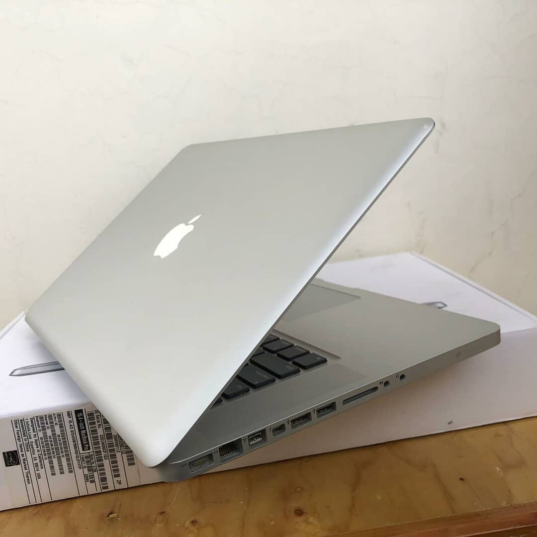MacBook Pro 15.4
