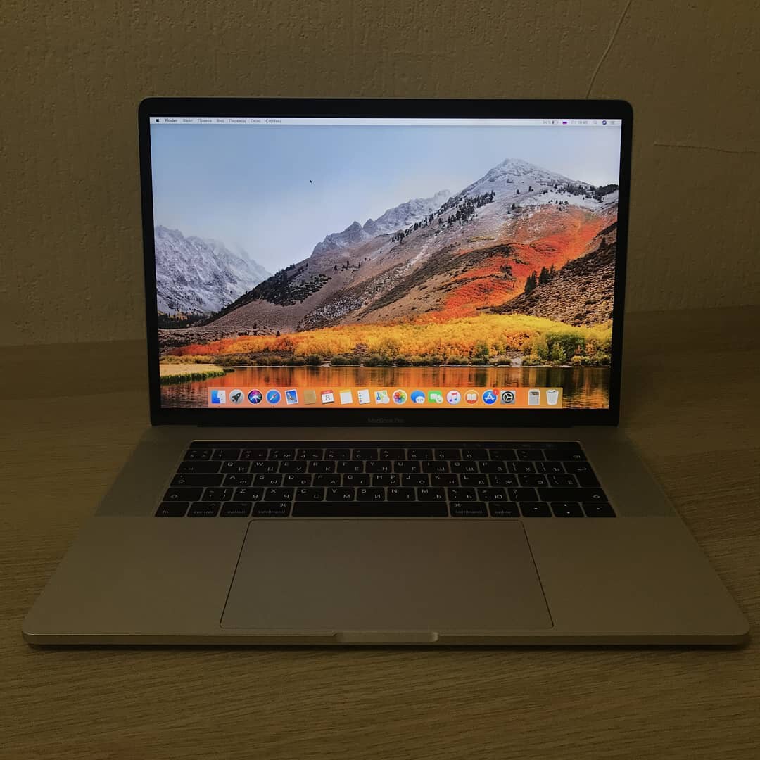 MacBook Pro 15インチ Apple MacBook Pro 15-inch 2.6GHz Six-core i7 (Retina, Mid 2018