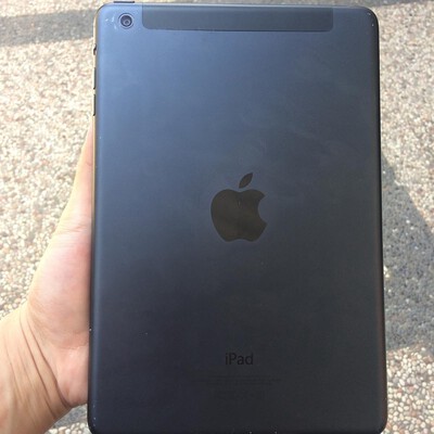 ipad 1 cellular blac