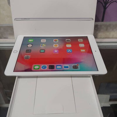 ipad 6 cellular silve