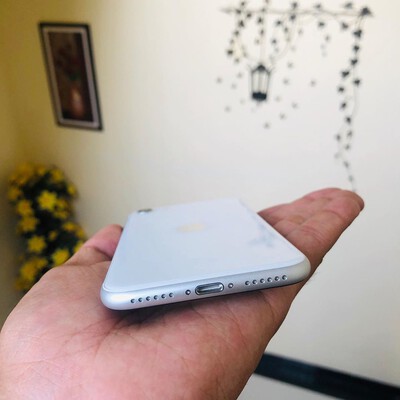 iphone se 2 whit
