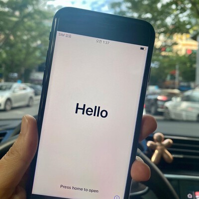 iphone se 2 whit