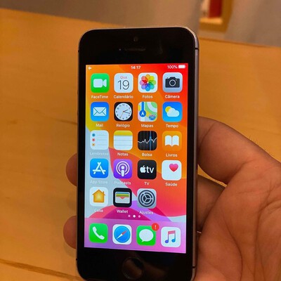 iphone se space gra