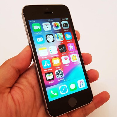 iphone se space gra