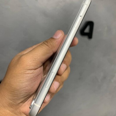 iphone xr whit