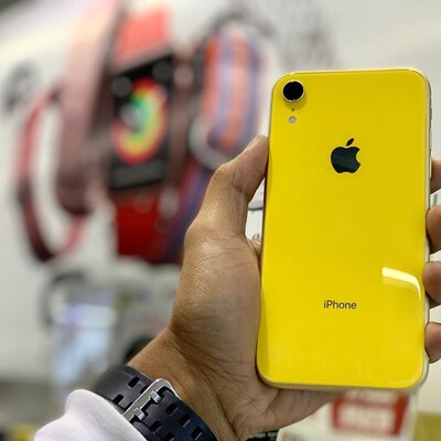 iphone xr yello