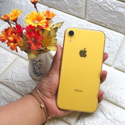 iphone xr yello
