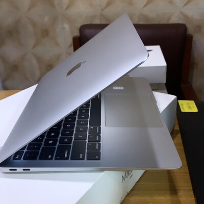 macbook air 13 inch 2018 silve