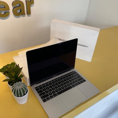 macbook air 13 inch 2018 silve