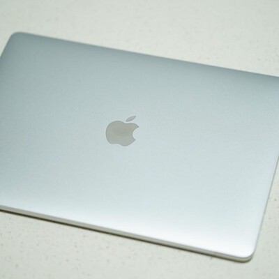 macbook pro 13 inch touch bar 2018 silve