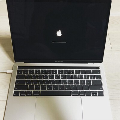 macbook pro 13 inch touch bar 2018 silve