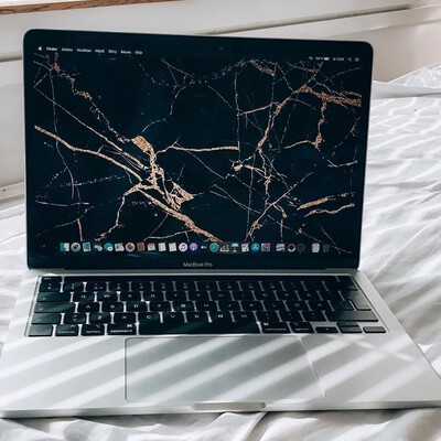 macbook pro 13 inch touch bar 2020 silve