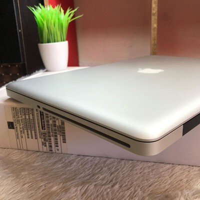 macbook pro 15 inch 2012 silve