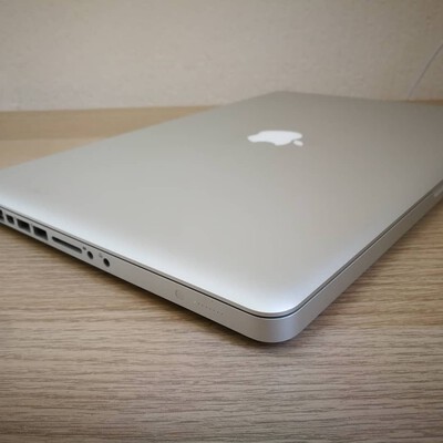 macbook pro 15 inch 2012 silve