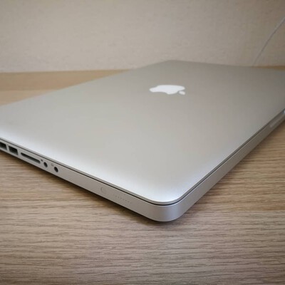 macbook pro 15 inch 2012 silve