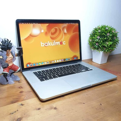 macbook pro 15 inch 2014 silve