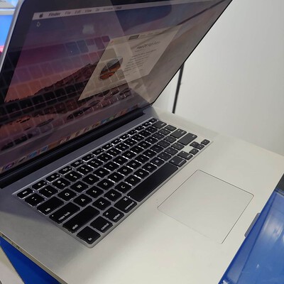 macbook pro 15 inch 2014 silve