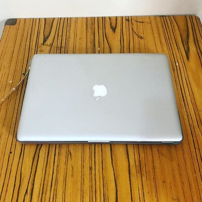macbook pro 15 inch nr 2010 silve