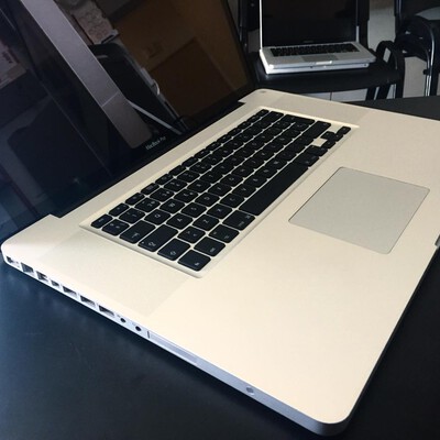 macbook pro 15 inch nr 2011 silve