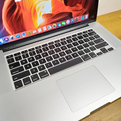 macbook pro 15 inch nr 2012 silve