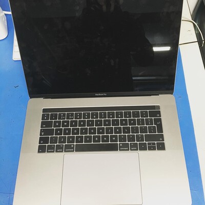 macbook pro 15 inch touch bar 2017 silve