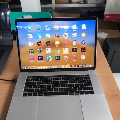 macbook pro 15 inch touch bar 2017 silve