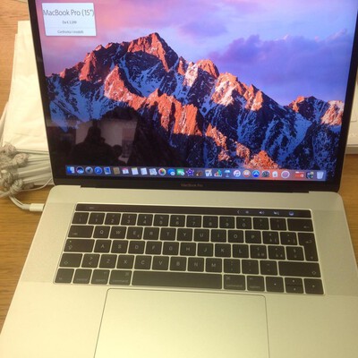 macbook pro 15 inch touch bar 2017 silve