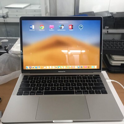 macbook pro 15 inch touch bar 2018 silve