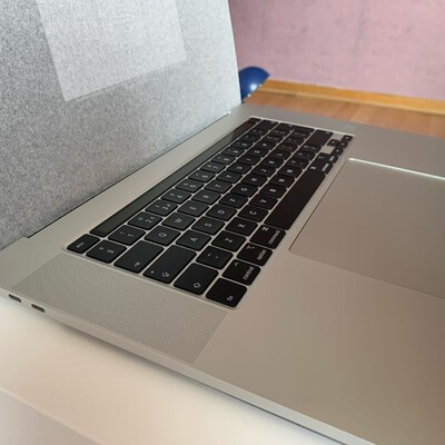 macbook pro 15 inch touch bar 2019 silve