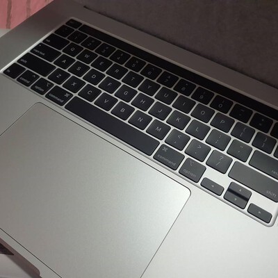 macbook pro 16 inch touch bar 2019 silve