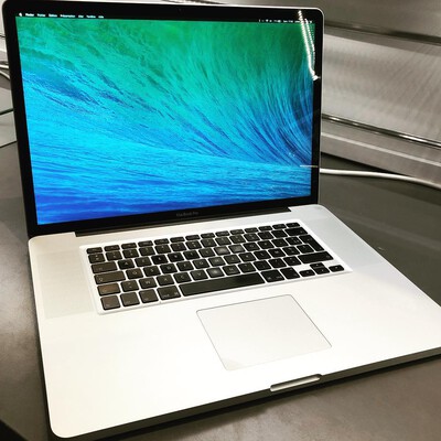 macbook pro 17 inch nr 2010 silve