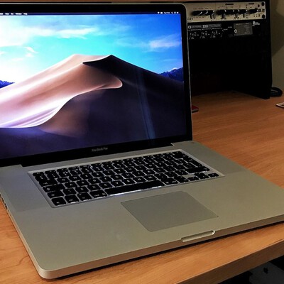 macbook pro 17 inch nr 2011 silve