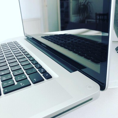 macbook pro 17 inch nr 2011 silve