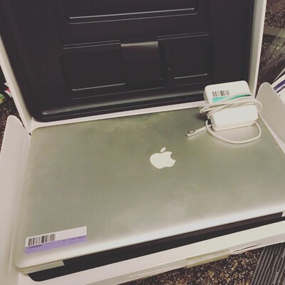 macbook pro 17 inch nr 2011 silve