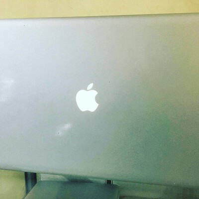 macbook pro 17 inch nr 2011 silve