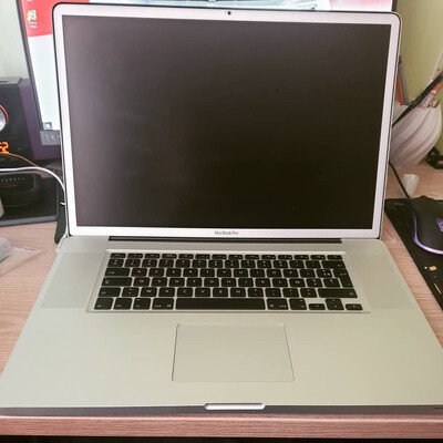 macbook pro 17 inch nr antiglare 2011 silve
