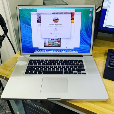 macbook pro 17 inch nr antiglare 2011 silve