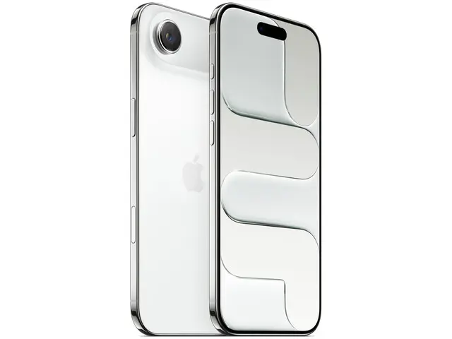 iPhone Air in Cloud White